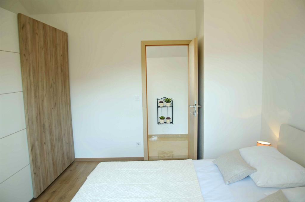Apartment Luna Postira Eksteriør billede